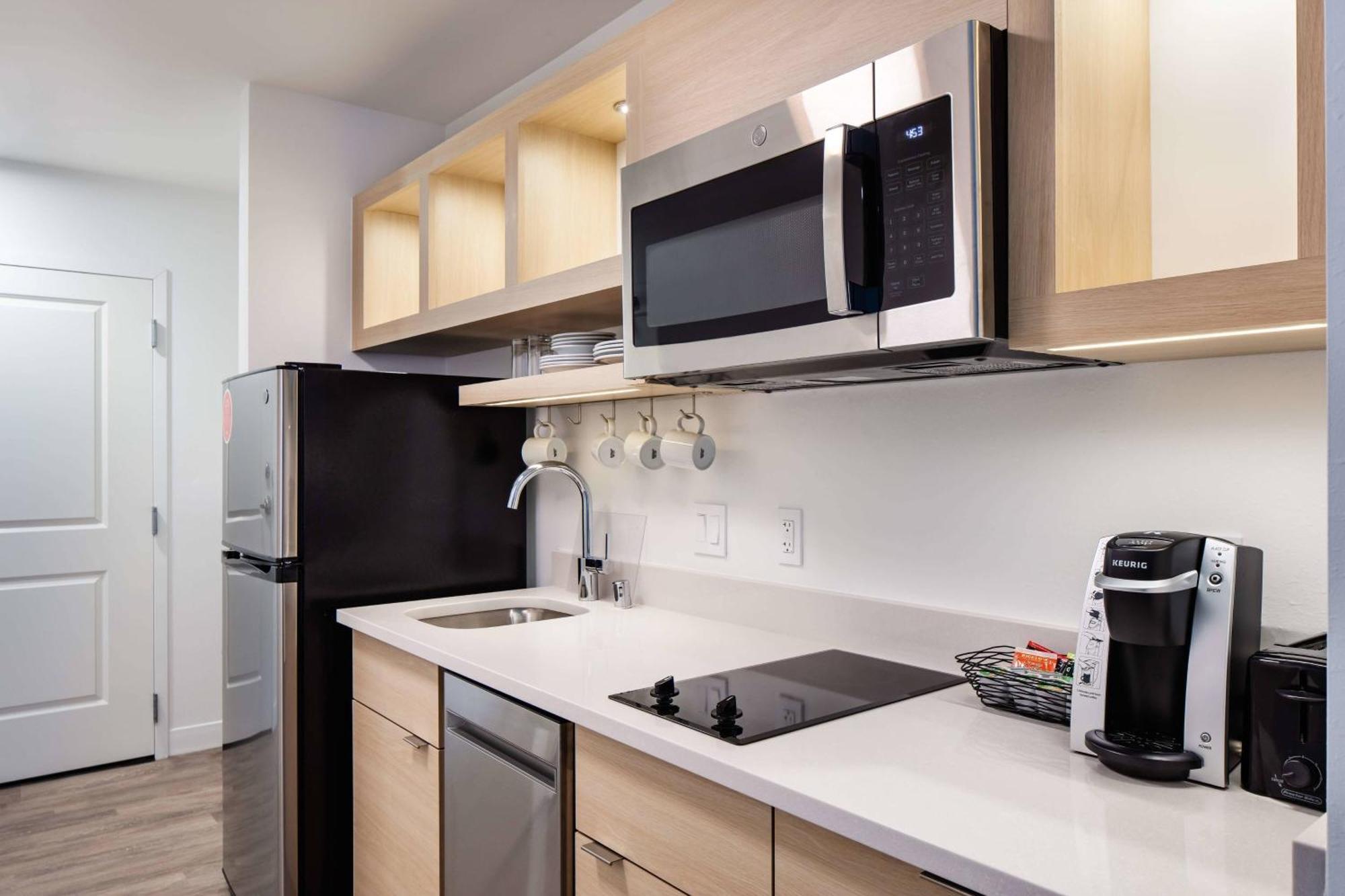 Towneplace Suites By Marriott Milwaukee West Bend Buitenkant foto